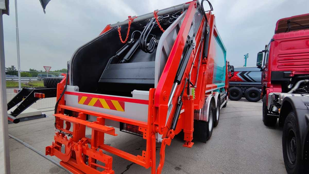 Мусоровоз Shacman X3000