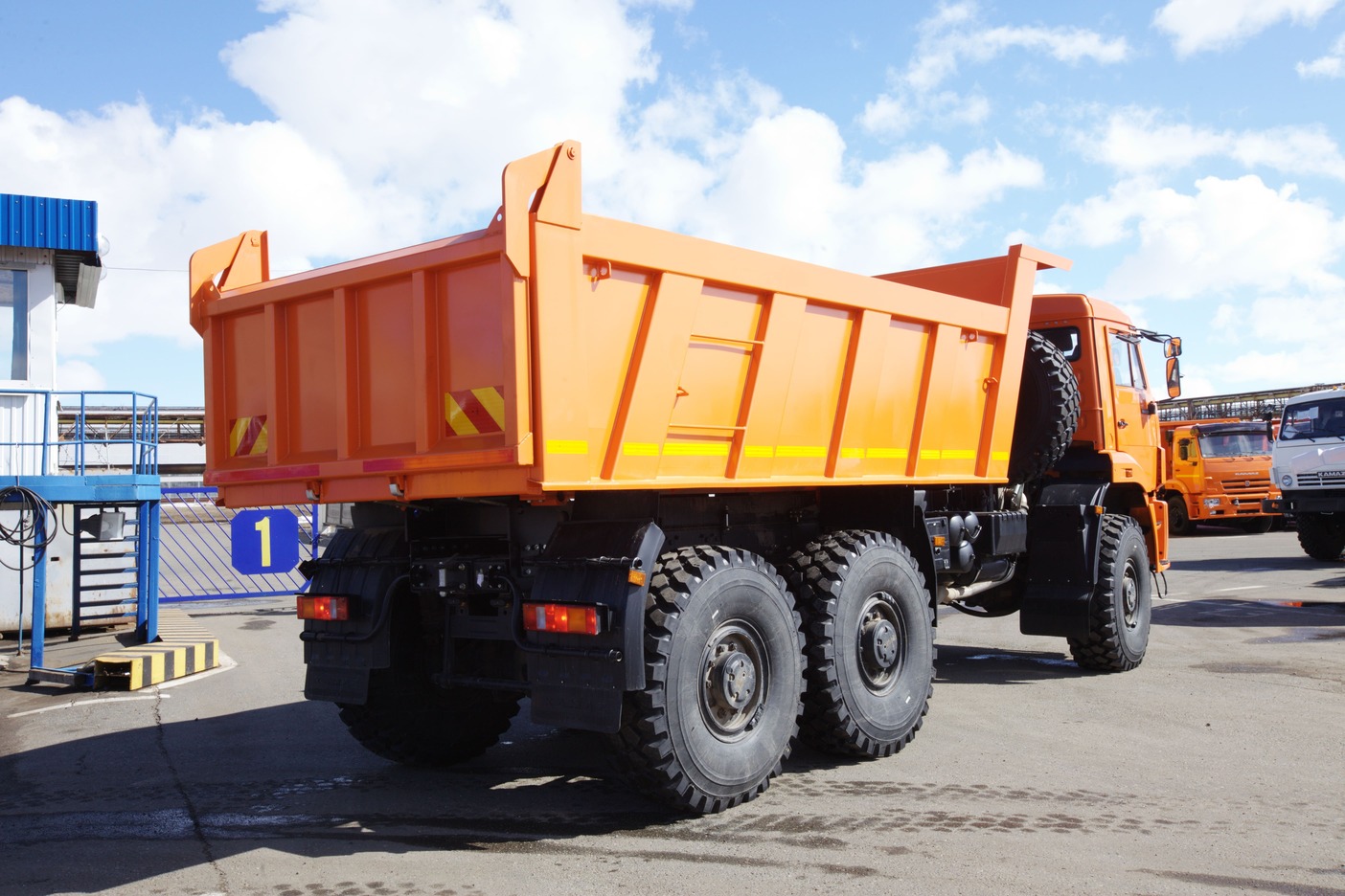 Самосвал КАМАЗ 65222