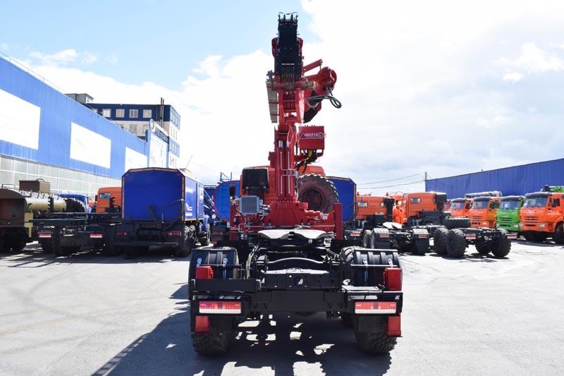 Тягач КАМАЗ 43118 с КМУ Horyong HRS 216