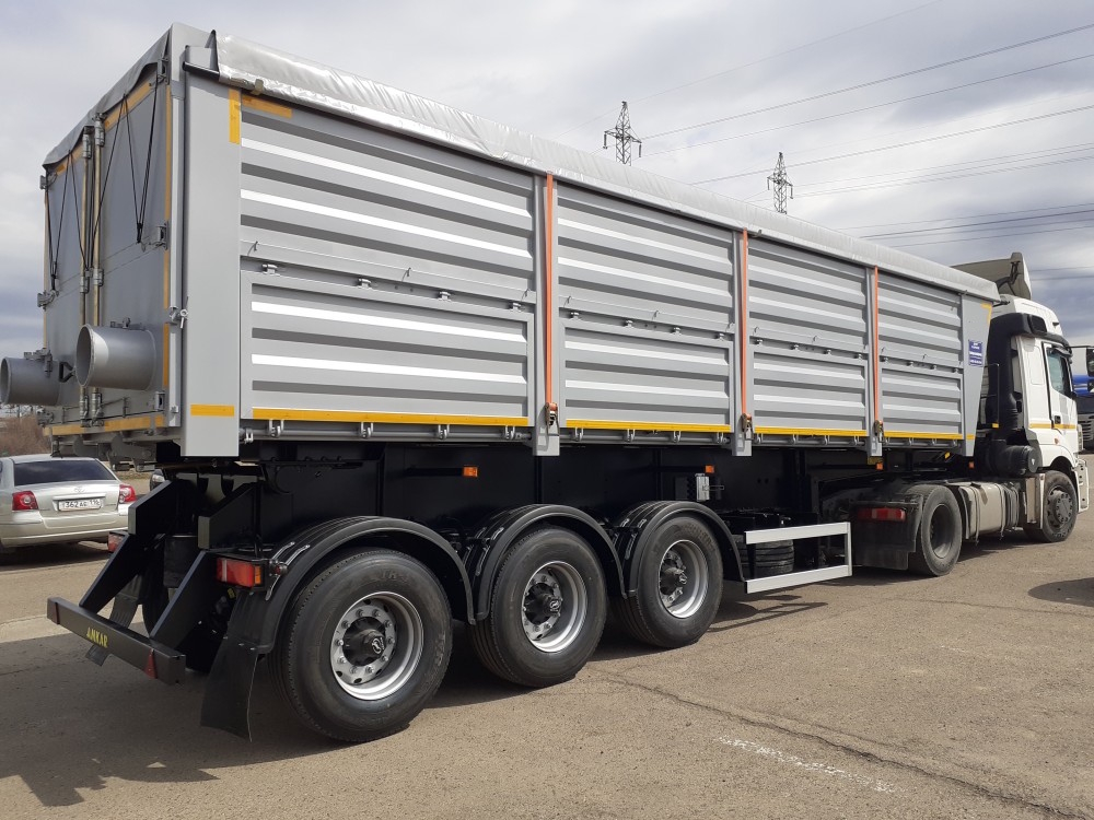 Полуприцеп самосвальный 9560-02